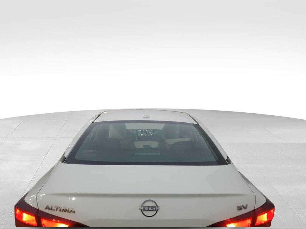Used 2024 Nissan Altima 2.5 SV w/ SV Premium Package image 4