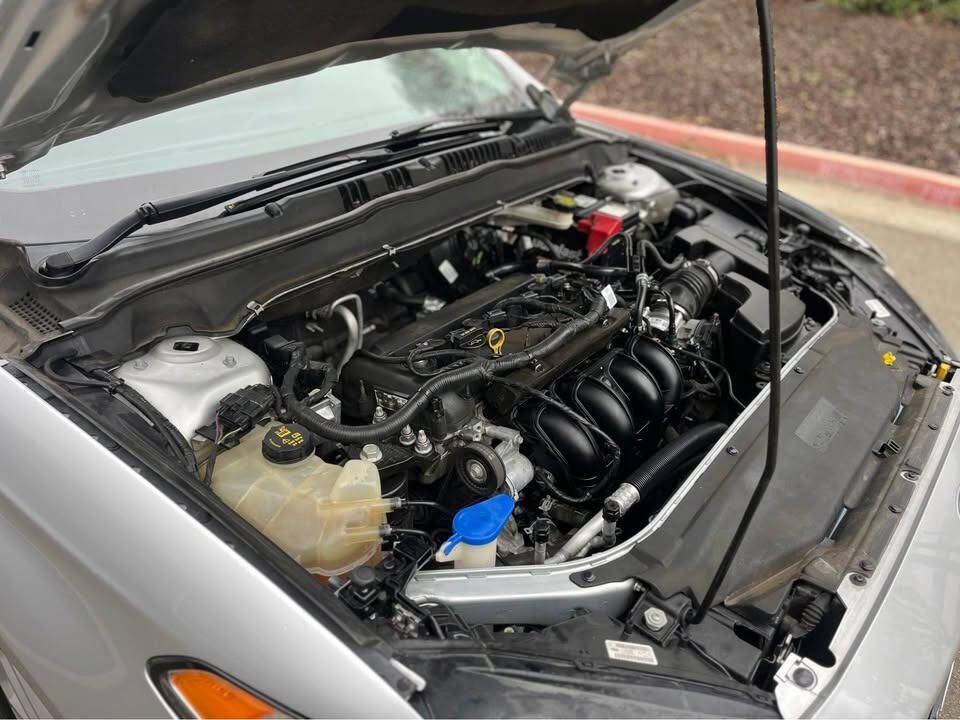 Used 2016 Ford Fusion SE image 6