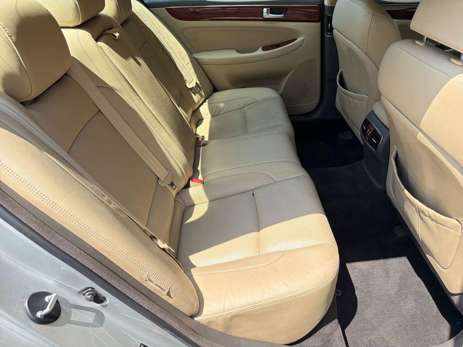 Used 2012 Hyundai Genesis 3.8 RWD image 27