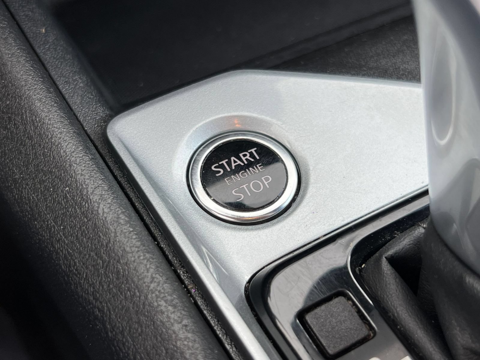 Used 2025 Nissan Altima 2.5 SV FWD image 19