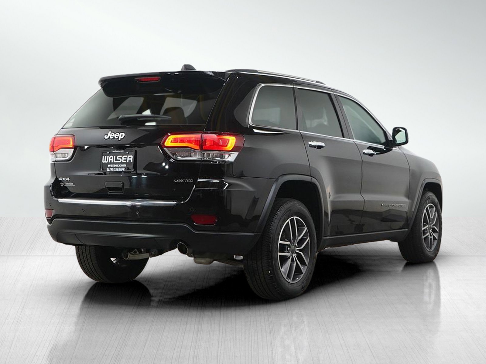 Used 2020 Jeep Grand Cherokee Limited AWD/4WD image 5