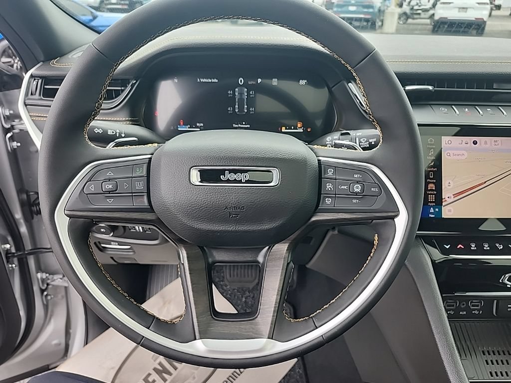 New 2026 Jeep Grand Cherokee Limited AWD/4WD image 12