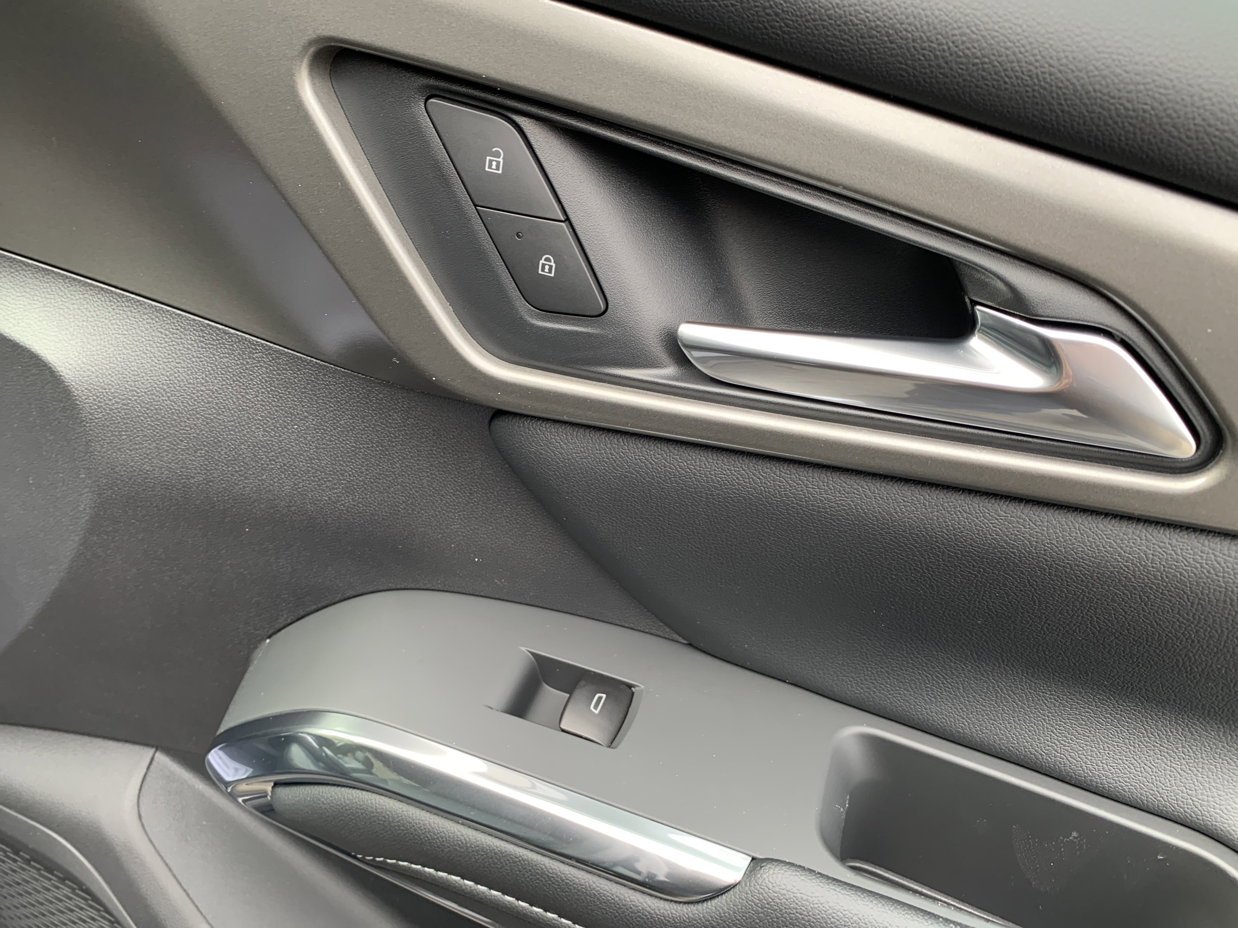 New 2026 Chevrolet Traverse LT w/ Midnight/Sport Edition image 25