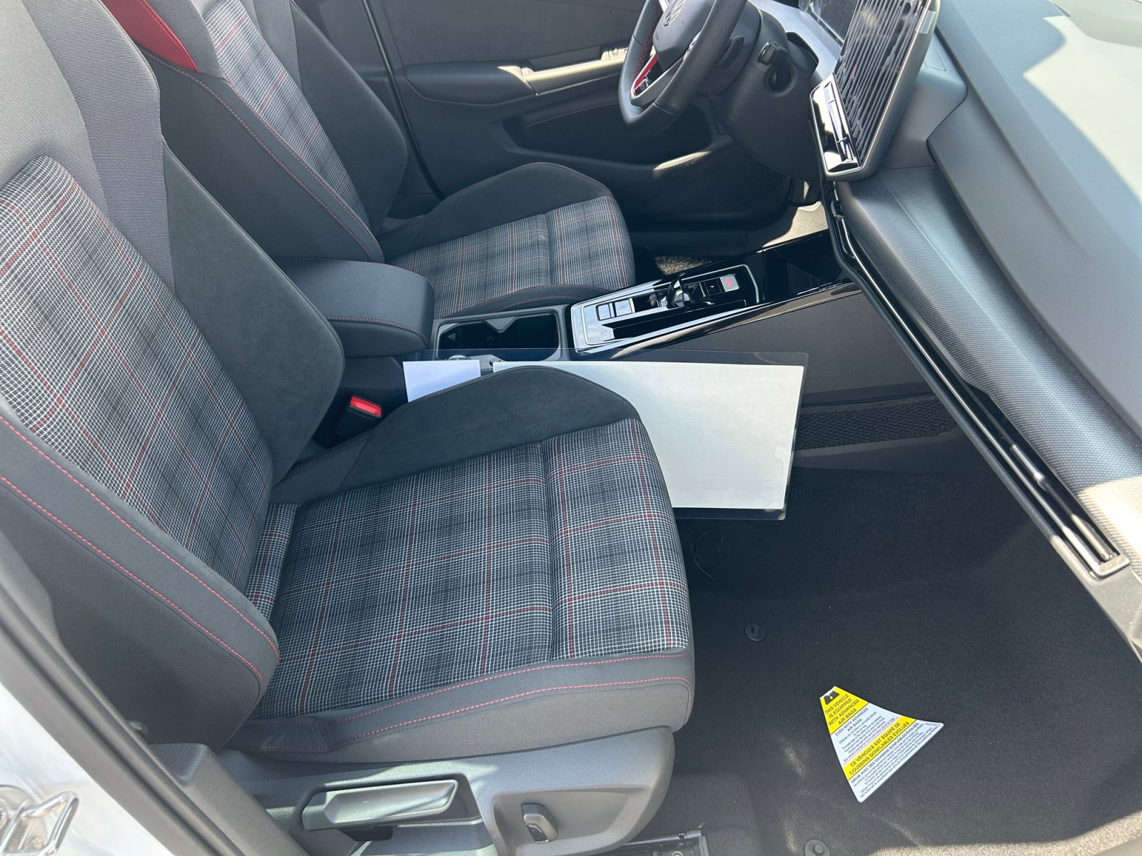 New 2026 Volkswagen Golf SE FWD image 18