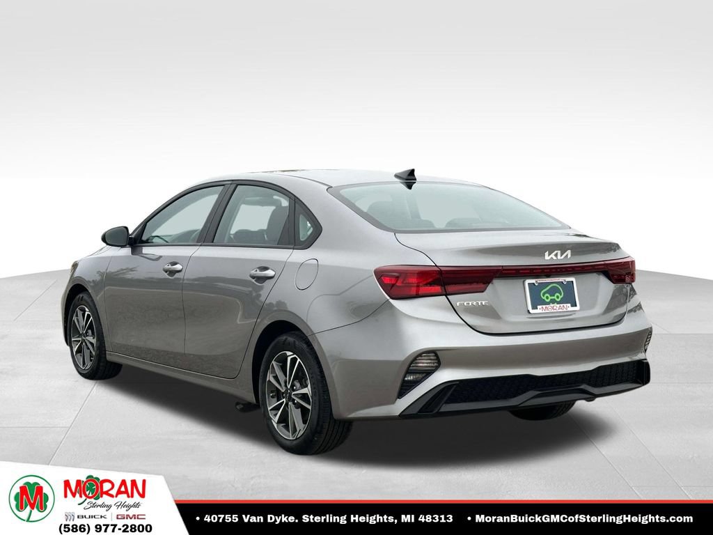 Used 2023 Kia Forte LXS FWD image 3