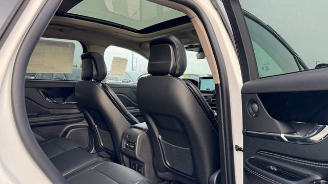 New 2026 Lincoln Corsair Reserve image 12