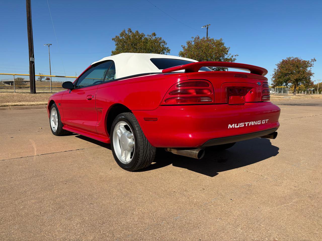 Used 1994 Ford Mustang GT RWD image 32