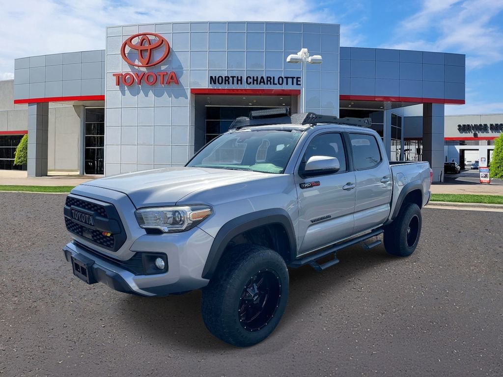 Used 2019 Toyota Tacoma TRD Off-Road w/ Technology Package image 4