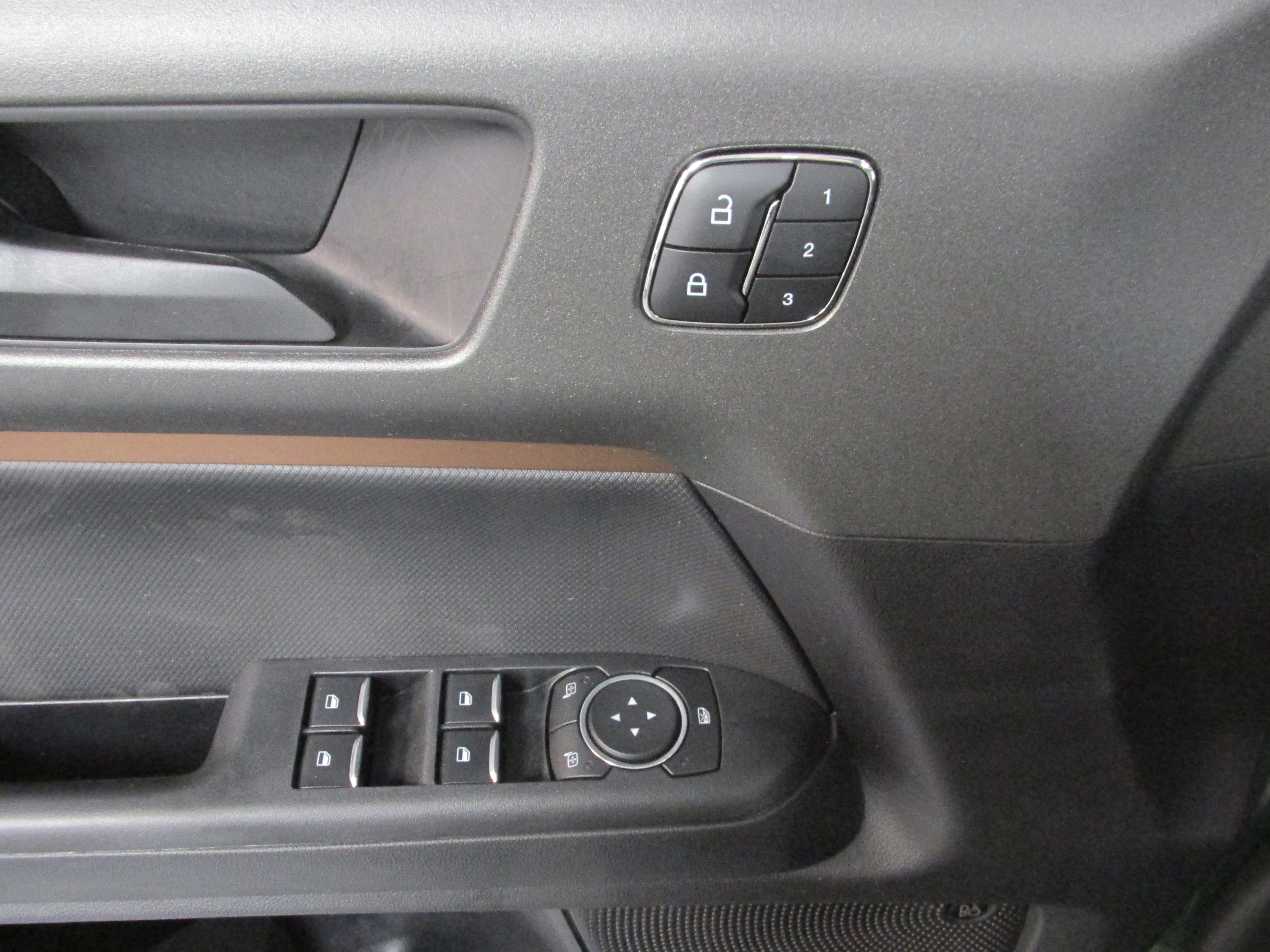 Used 2025 Ford Bronco Sport Outer Banks w/ Outer Banks Tech Package+ AWD/4WD image 29