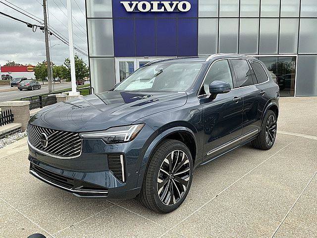 New 2026 Volvo XC90 T8 Ultra w/ Protection Package AWD/4WD image 3