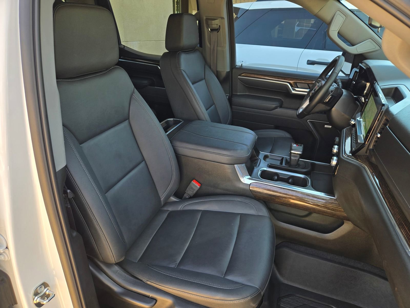 Used 2025 GMC Sierra 1500 Elevation w/ Elevation Premium Package AWD/4WD image 25