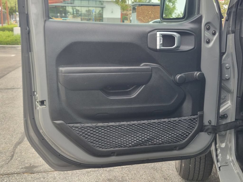 Used 2022 Jeep Wrangler Unlimited Sport AWD/4WD image 25