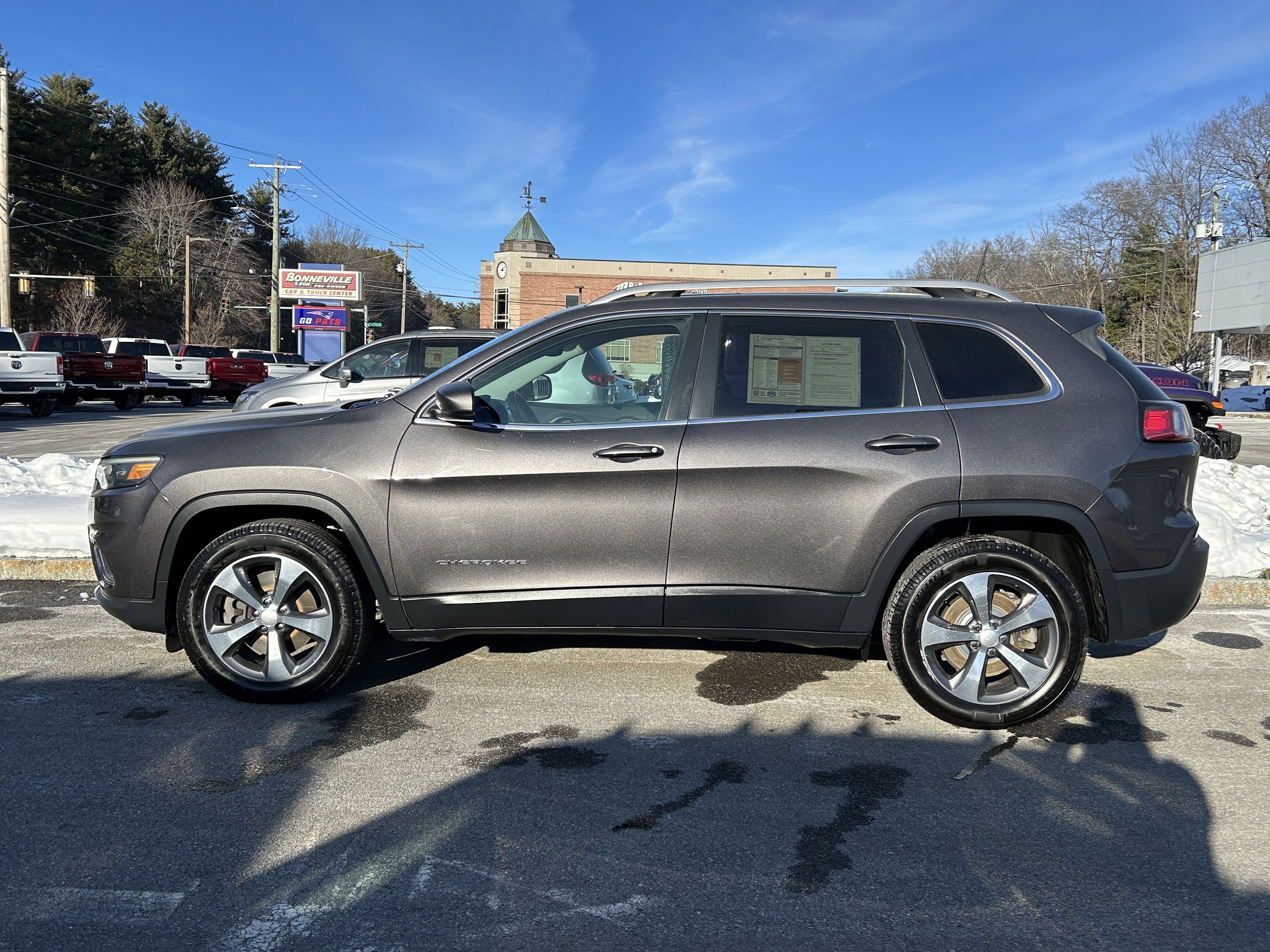 Used 2019 Jeep Cherokee Limited image 5