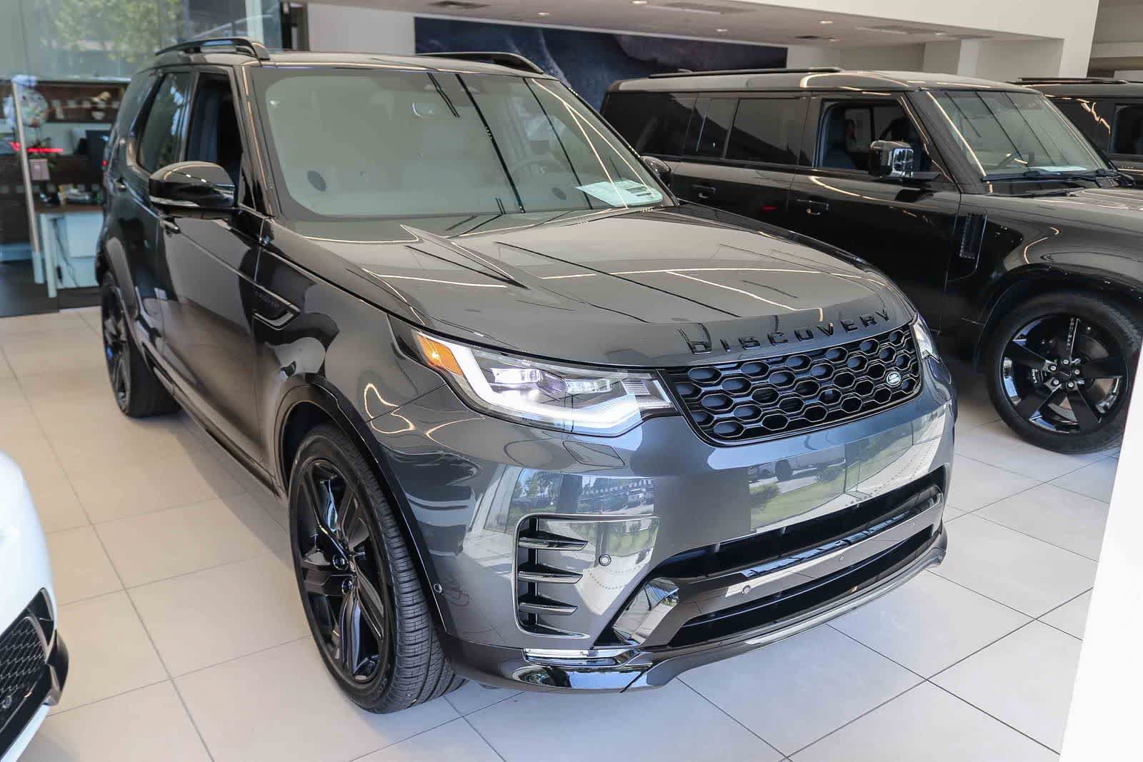 New 2026 Land Rover Discovery Dynamic SE