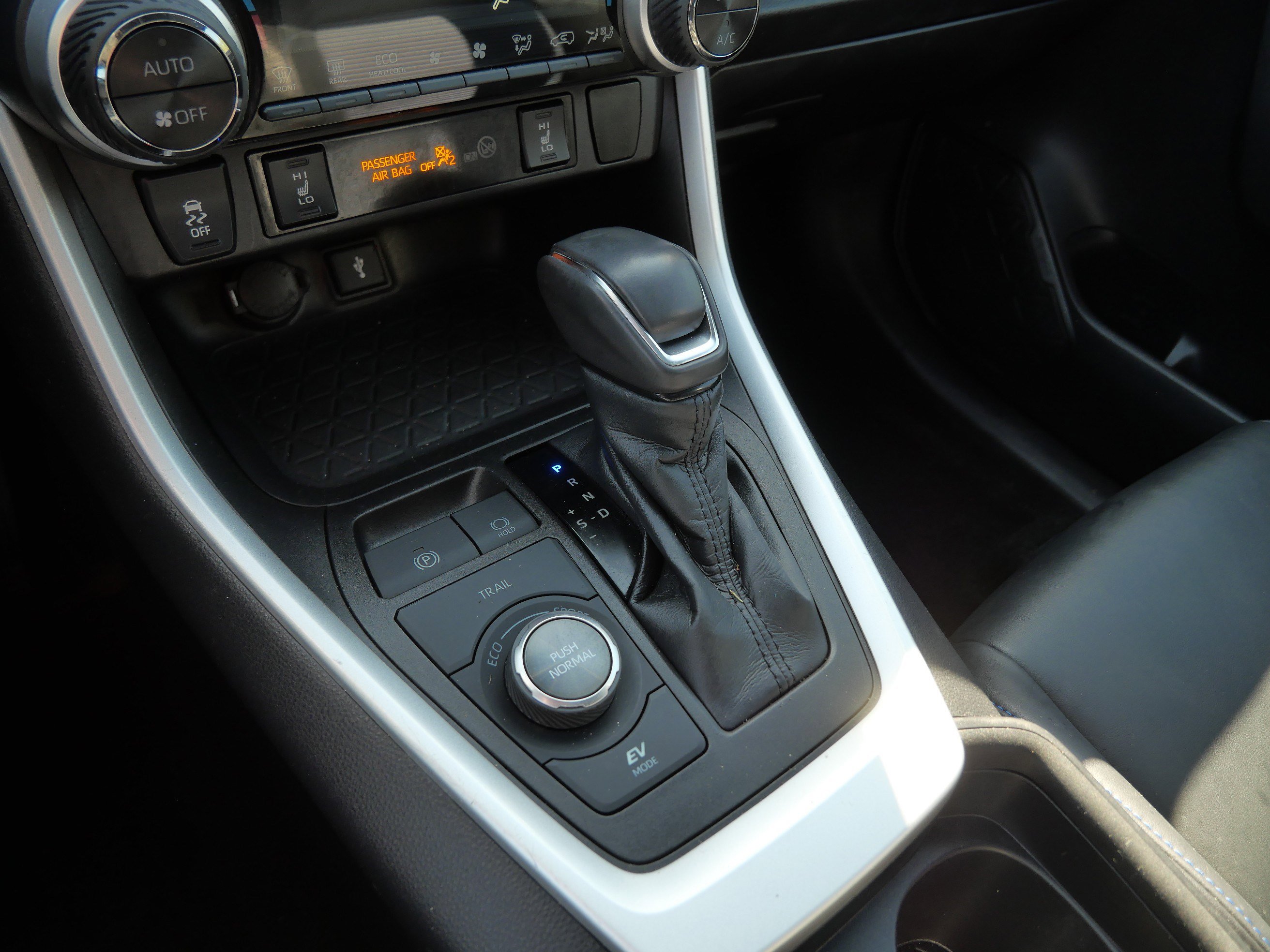 Used 2021 Toyota RAV4 XSE w/ XSE Grade Weather Package AWD/4WD image 25