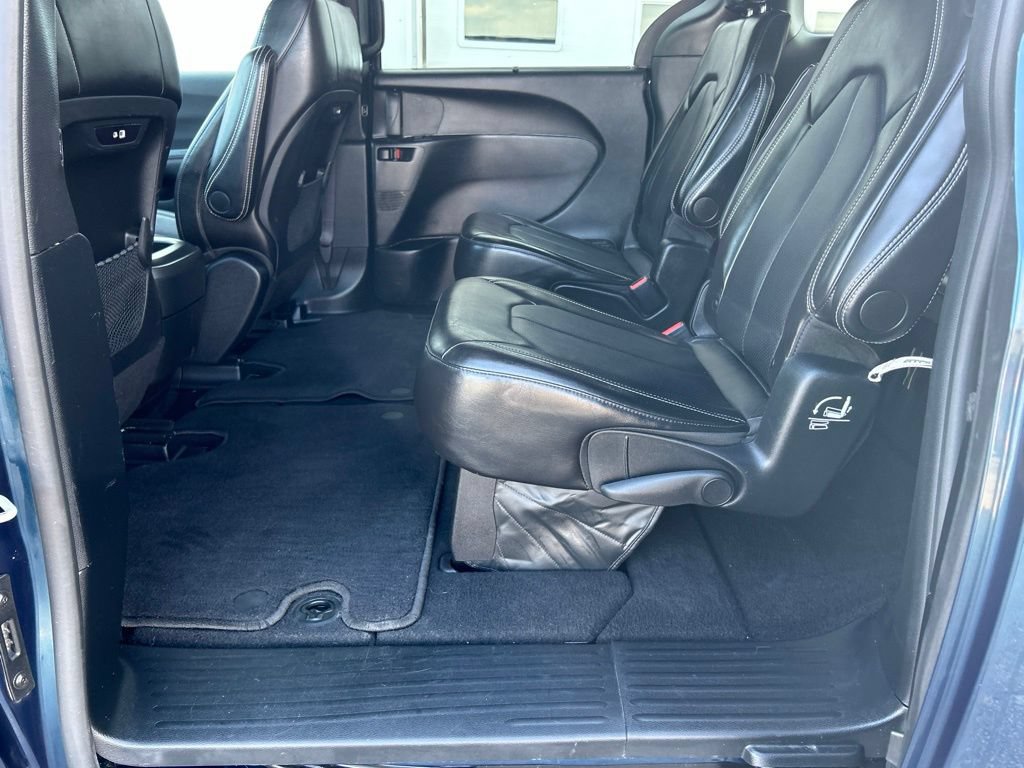 Used 2025 Chrysler Pacifica Select FWD image 35