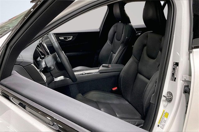 Certified 2024 Volvo V60 B5 Cross Country Ultimate w/ Protection Package Premier image 26