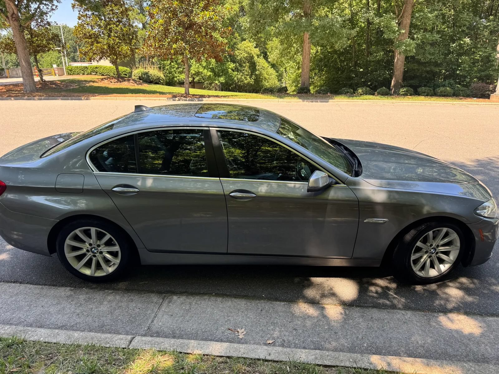 Used 2014 BMW 535d xDrive AWD/4WD image 3