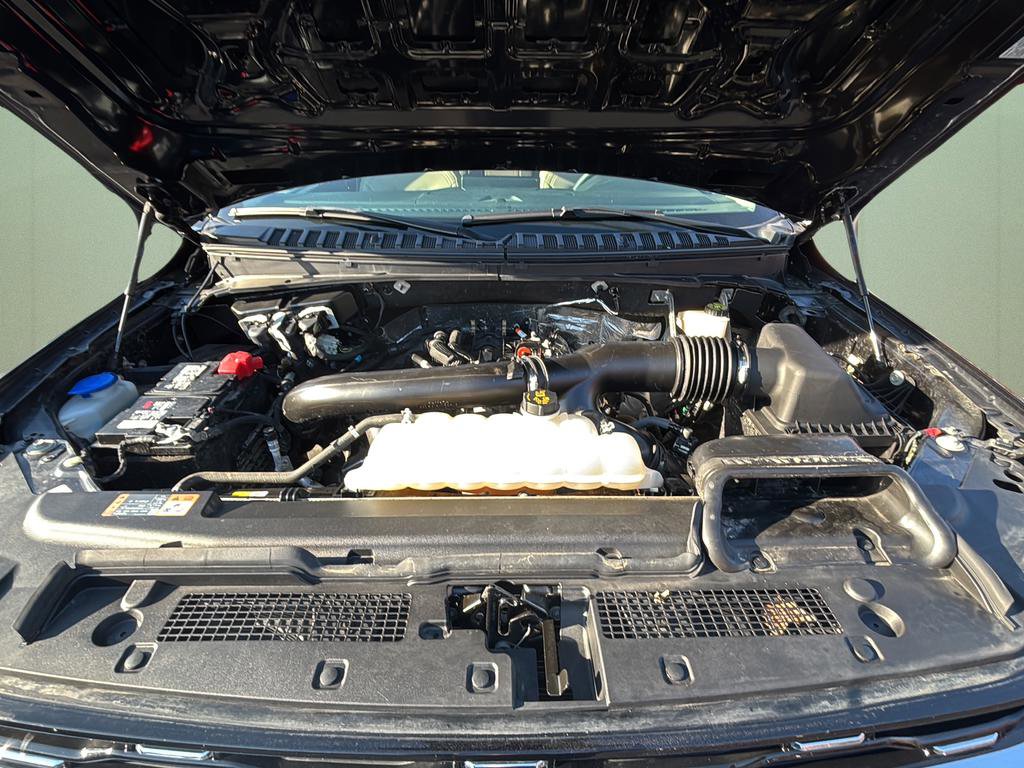 Used 2024 Ford Expedition Limited image 12