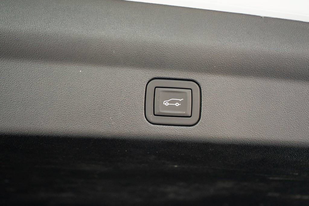 Used 2025 Cadillac Escalade IQ Luxury 2 w/ LPO, Premium Carpet Package AWD/4WD image 57