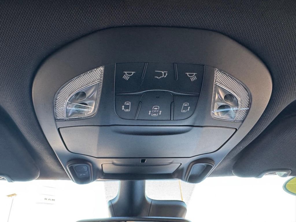 New 2026 Chrysler Pacifica Limited w/ Trailer Tow Group AWD/4WD image 19