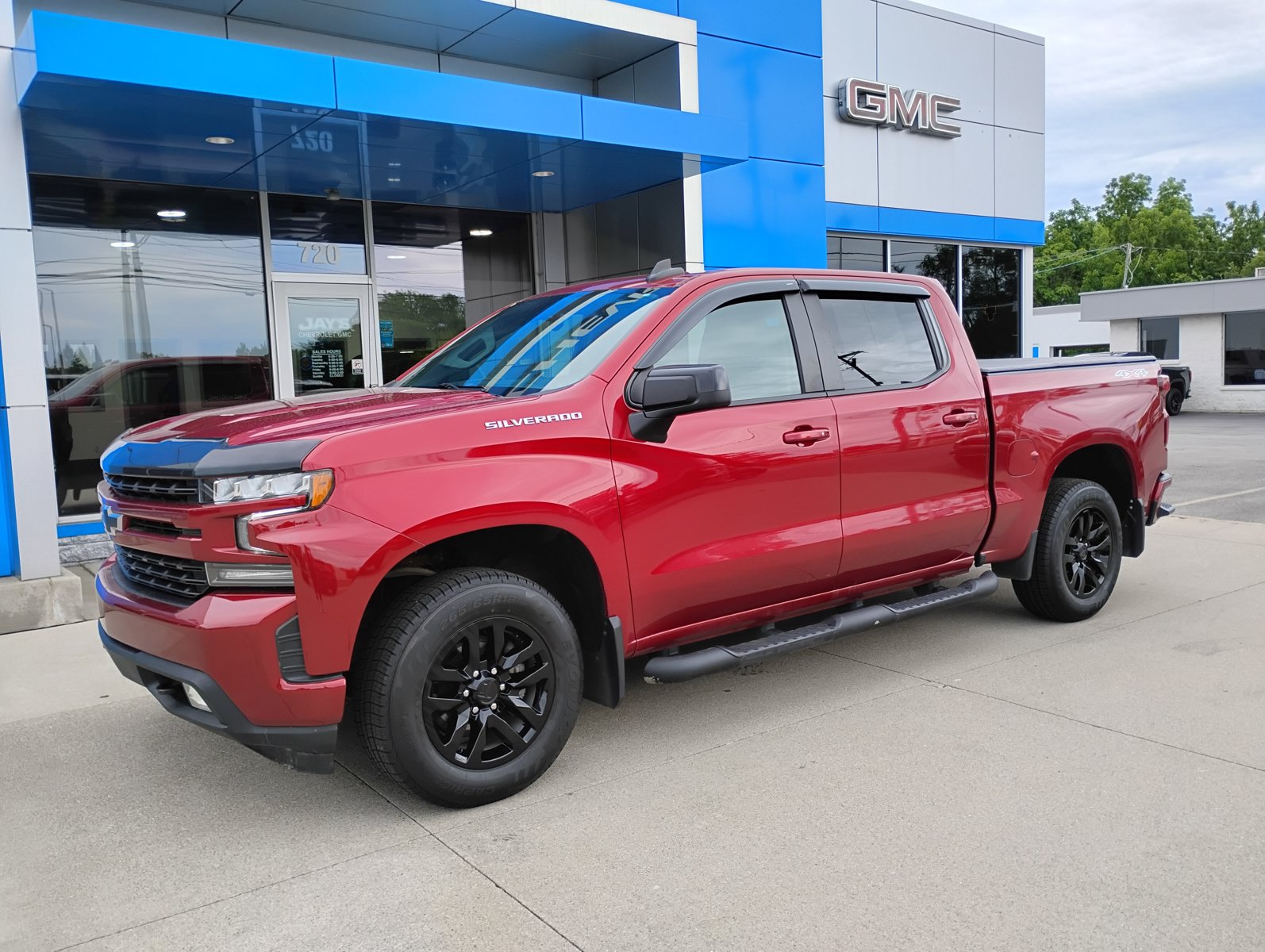 Used 2021 Chevrolet Silverado 1500 RST AWD/4WD image 12