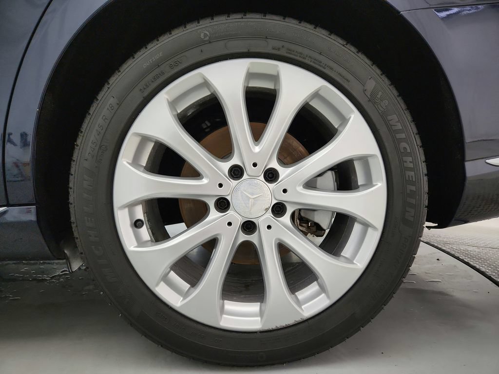 Used 2017 Mercedes-Benz E 300 4MATIC image 34