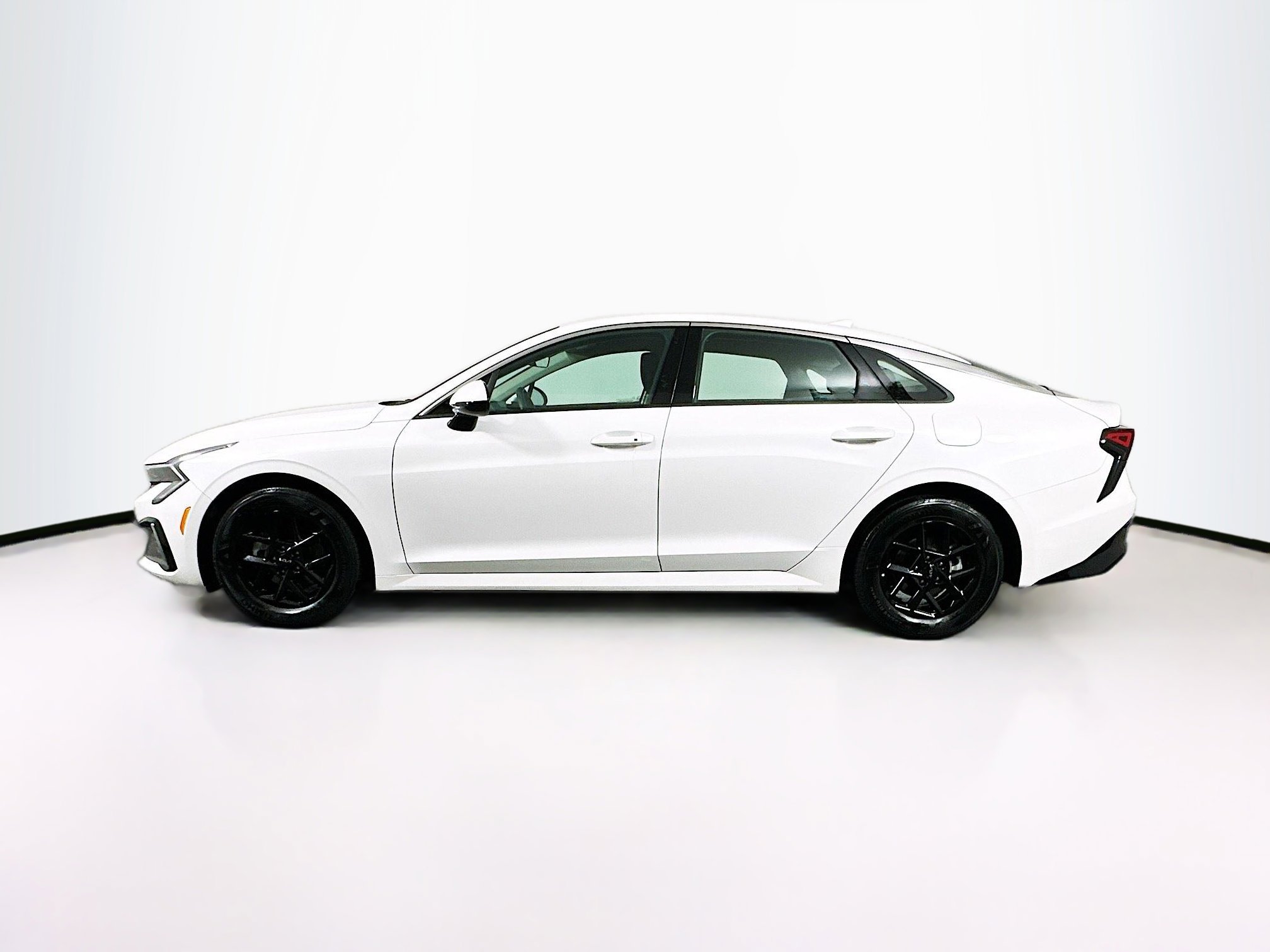 Used 2025 Kia K5 LXS image 4