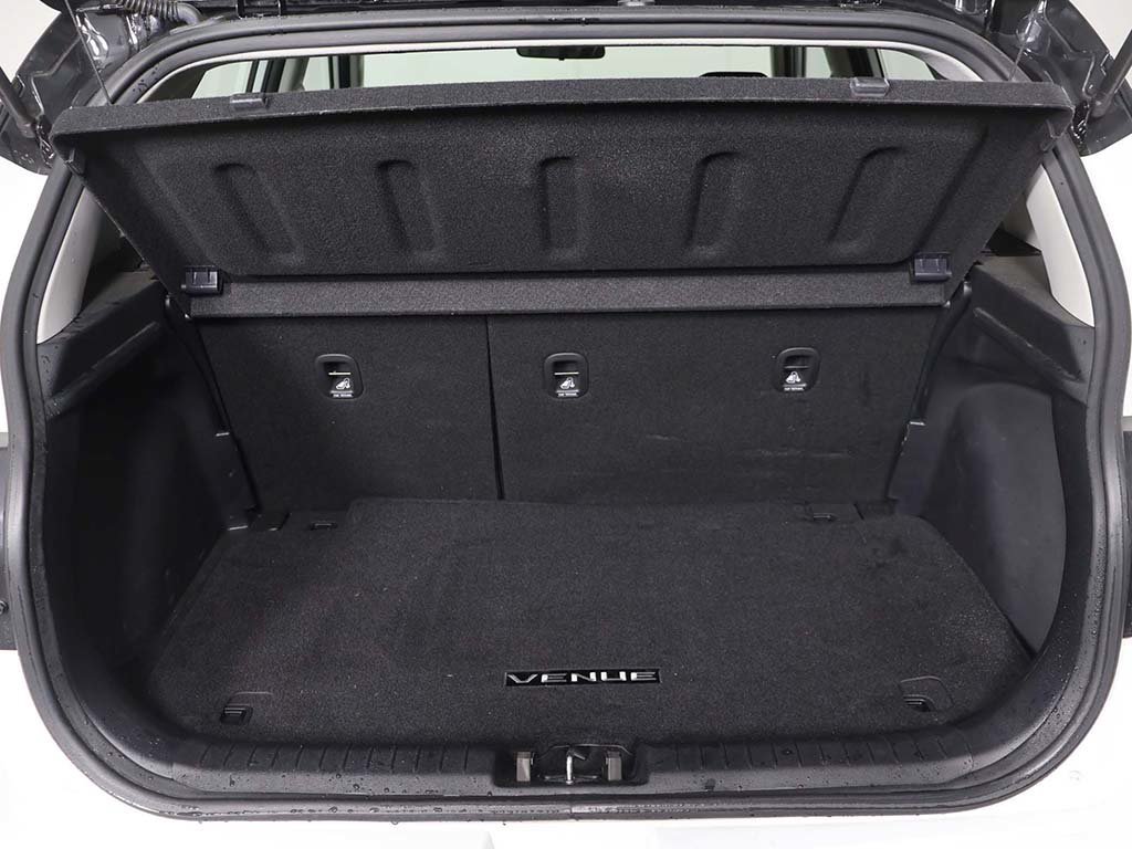 Certified 2024 Hyundai Venue Limited FWD image 15