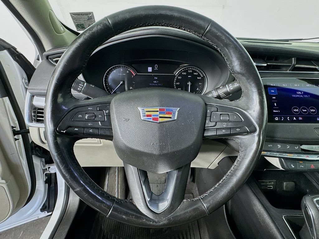 Used 2019 Cadillac XT4 Luxury w/ Cold Weather Package FWD image 11