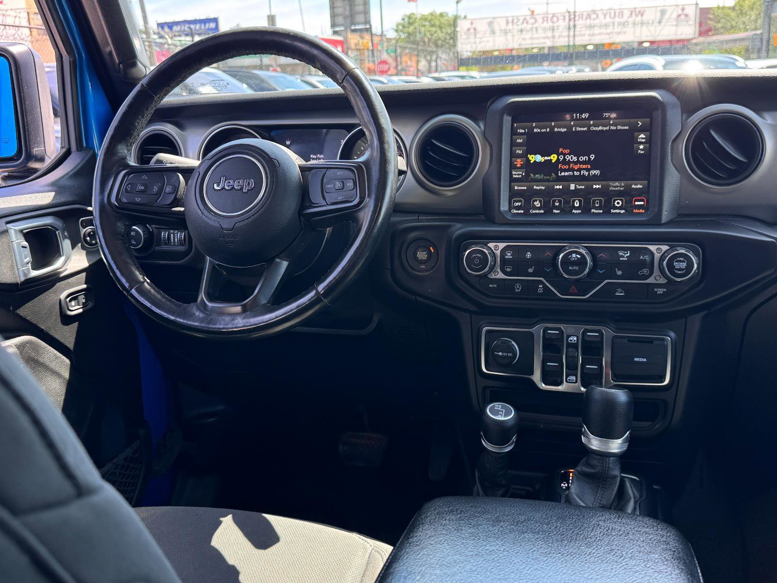 Used 2021 Jeep Gladiator Willys image 24