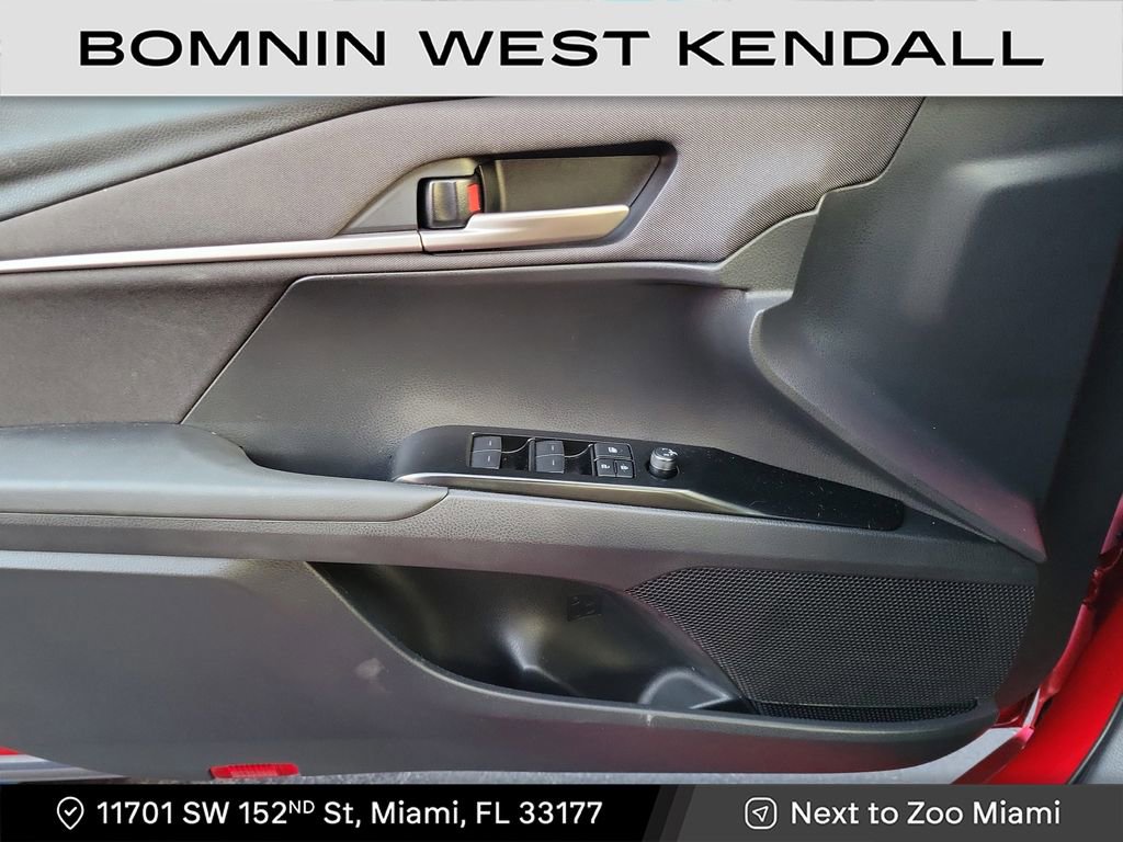 Used 2025 Toyota Camry LE image 25