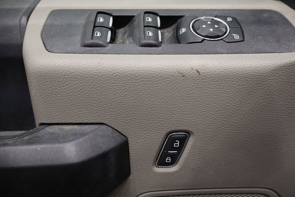 Used 2018 Ford F550 2WD Crew Cab Super Duty image 16