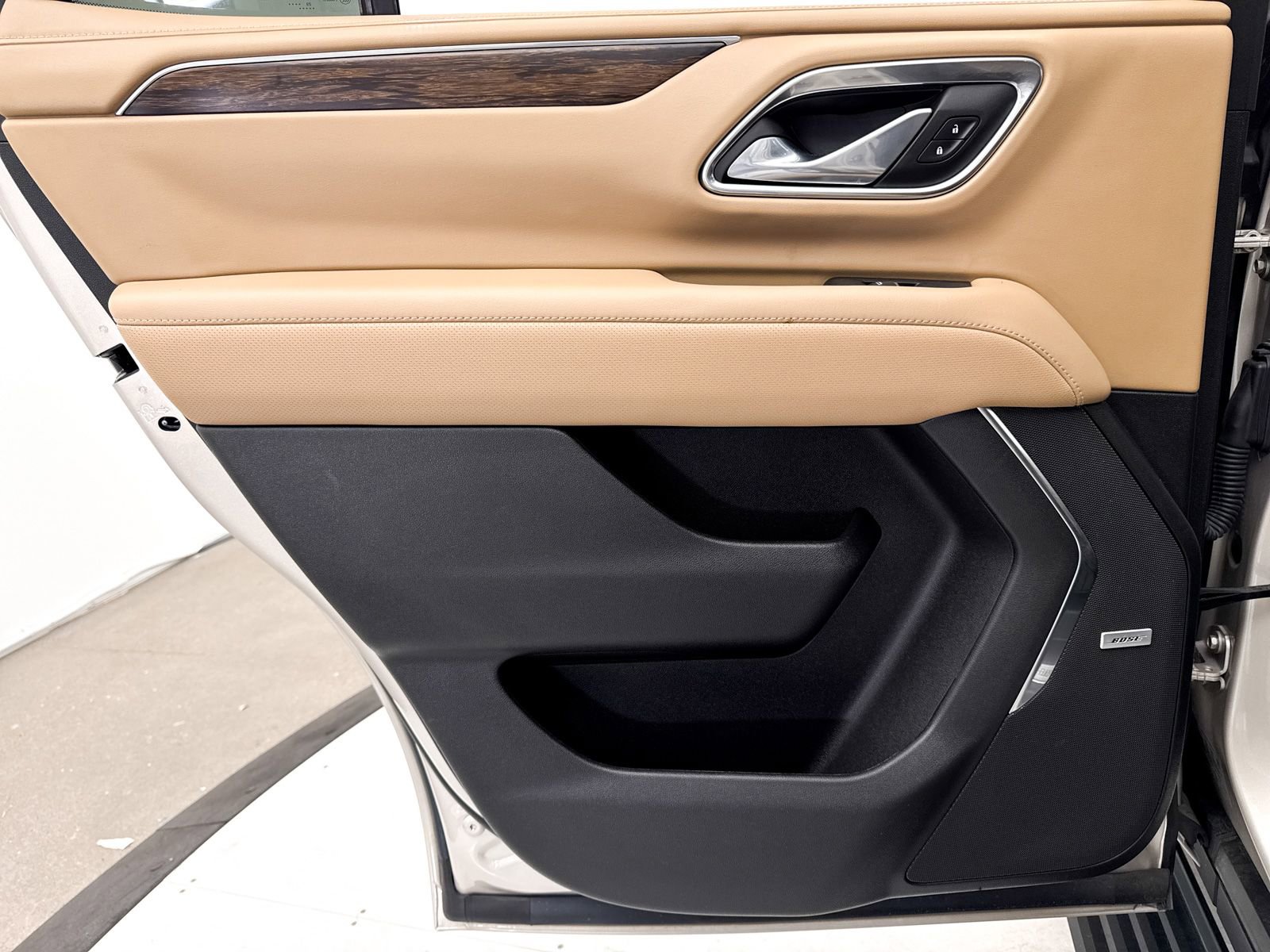 Used 2023 Chevrolet Tahoe Premier w/ Advanced Technology Package image 37