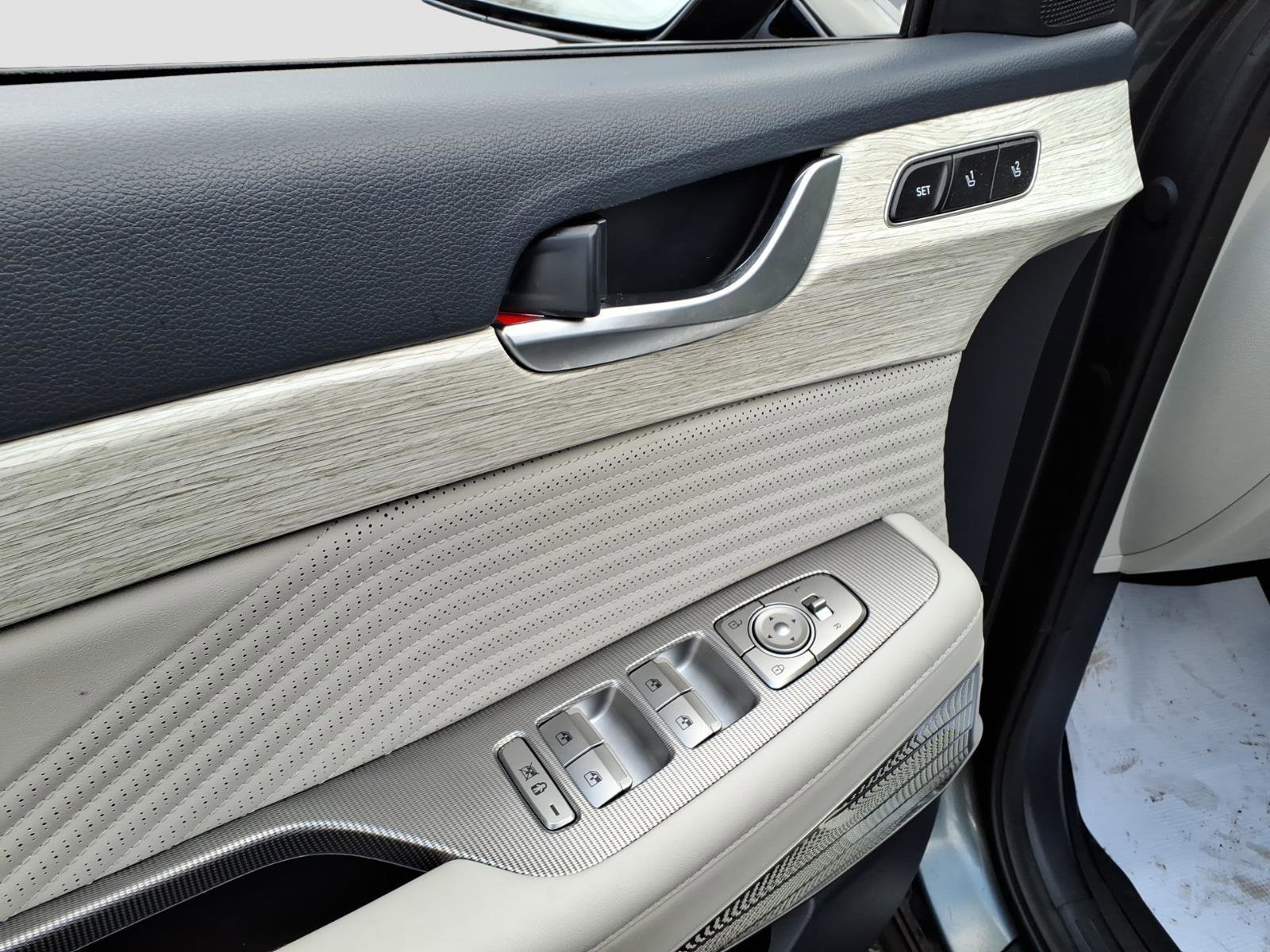 Used 2023 Hyundai Palisade Calligraphy w/ Cargo Package image 14