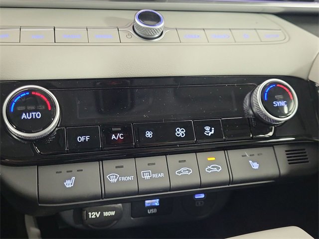 Certified 2025 Hyundai Elantra Limited image 31
