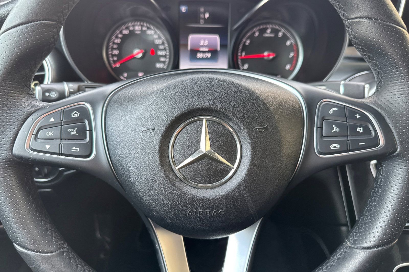 Used 2018 Mercedes-Benz GLC 300 4MATIC image 23