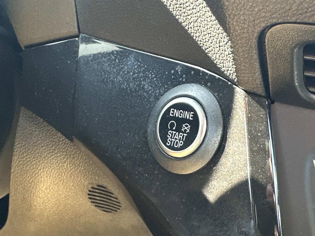 Used 2017 Ford Escape Titanium AWD/4WD image 27