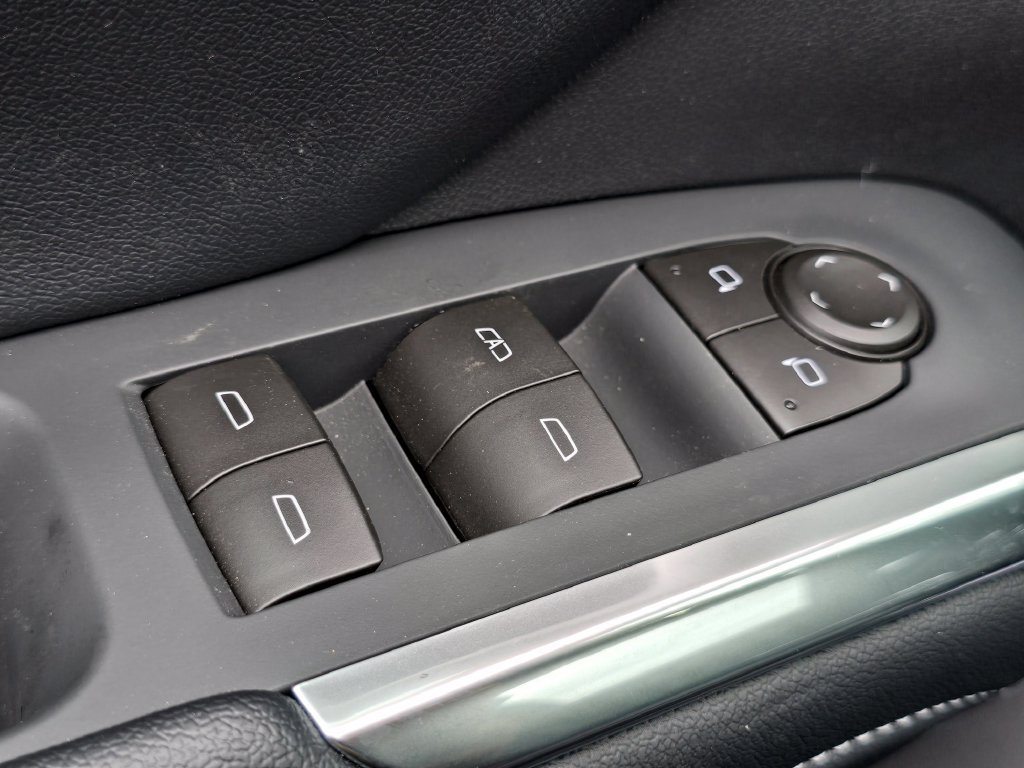 Used 2026 Chevrolet Traverse LT FWD image 27