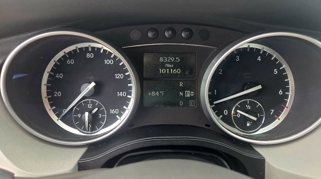 Used 2011 Mercedes-Benz R 350 4MATIC image 11
