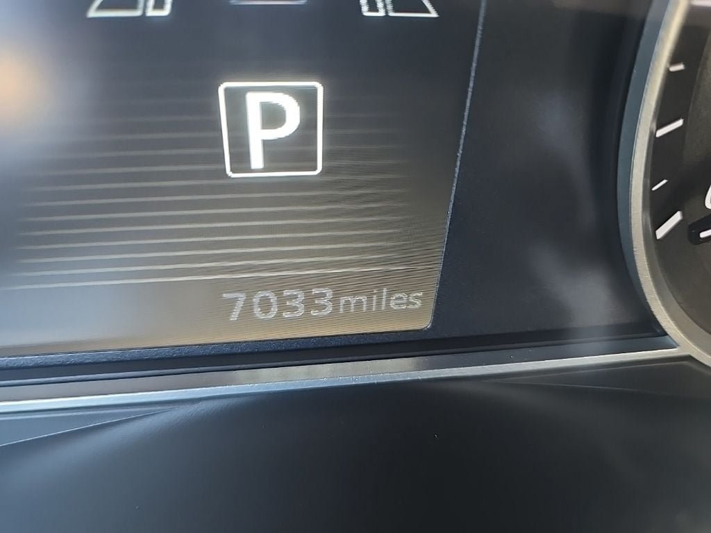 Used 2025 Nissan Versa SR w/ Trunk Package FWD image 19