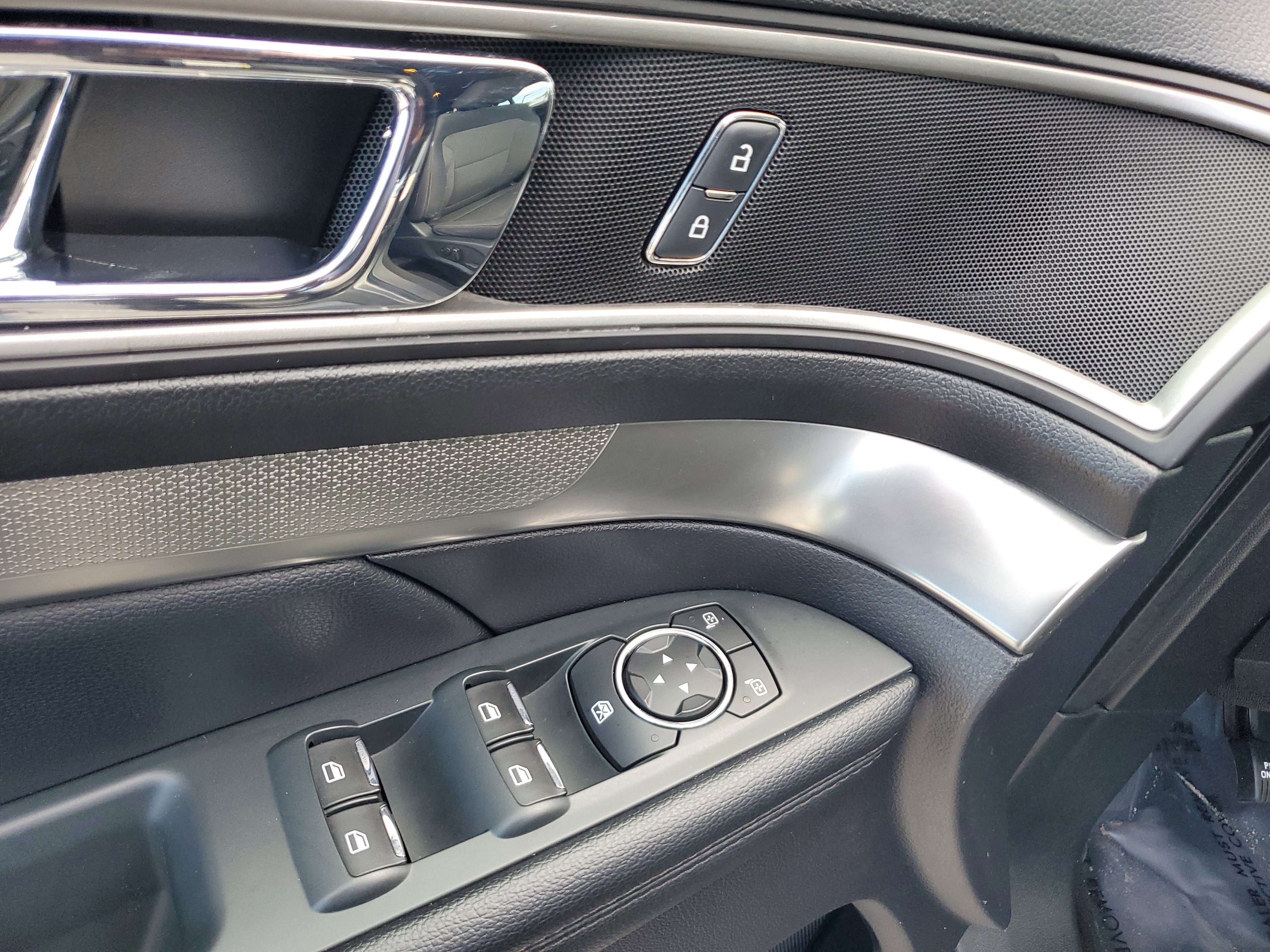 Used 2019 Ford Explorer XLT w/ Equipment Group 201A image 27