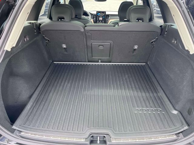 Used 2026 Volvo XC60 B5 Plus w/ Protection Package Premier AWD/4WD image 13