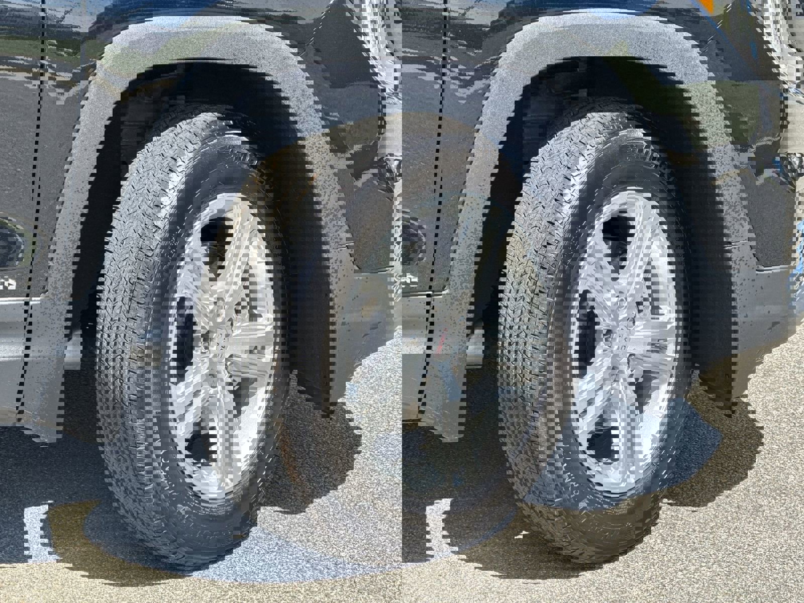 Certified 2024 GMC Terrain SLE w/ Driver Convenience Package image 12