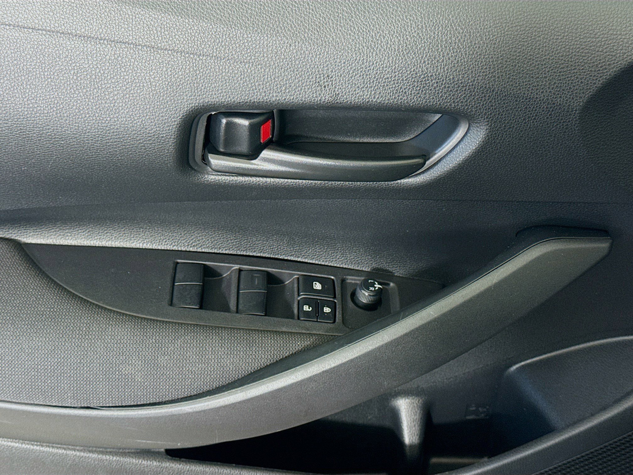 Used 2024 Toyota Corolla LE image 23