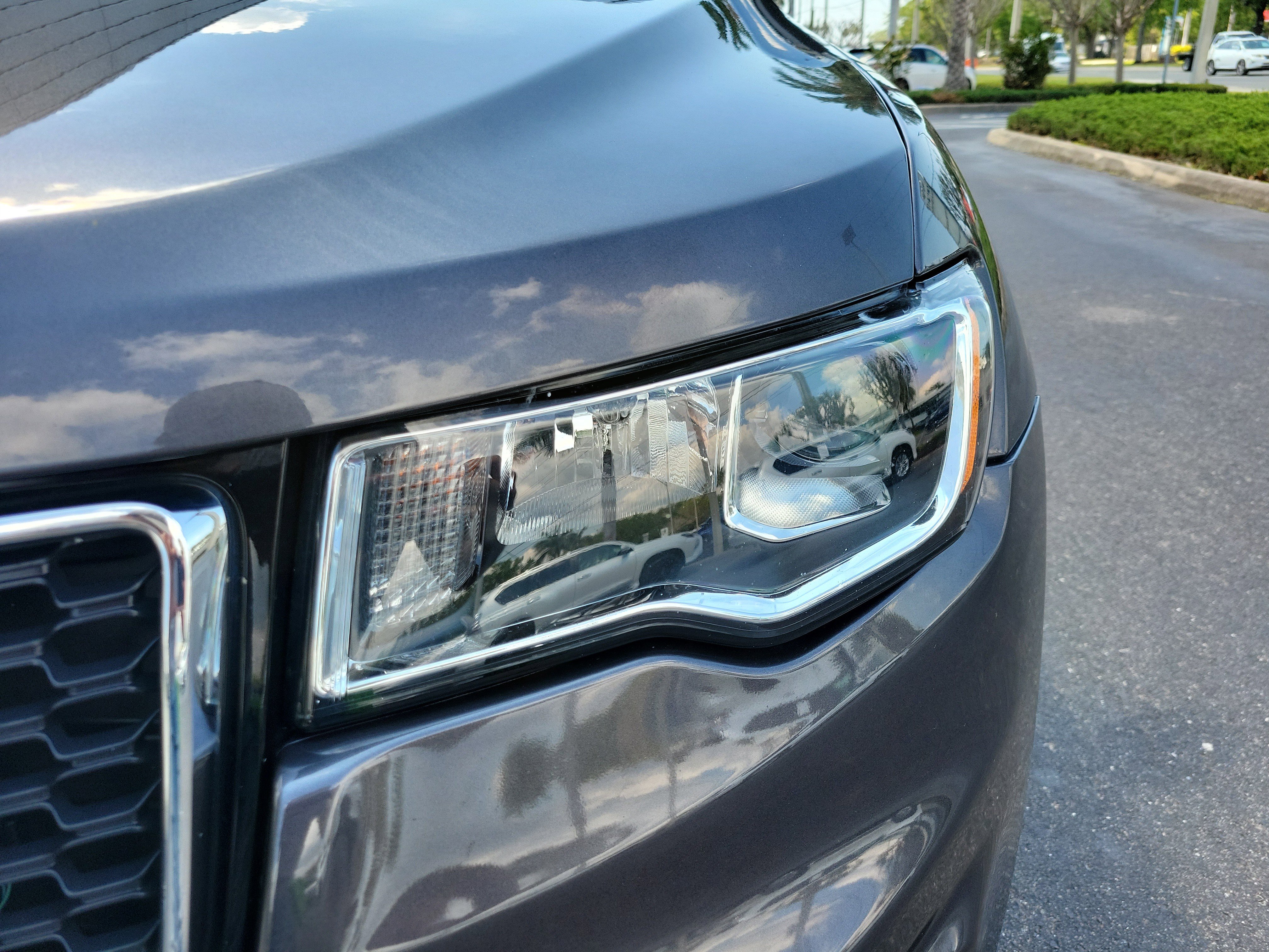 Used 2017 Jeep Grand Cherokee Limited AWD/4WD image 9