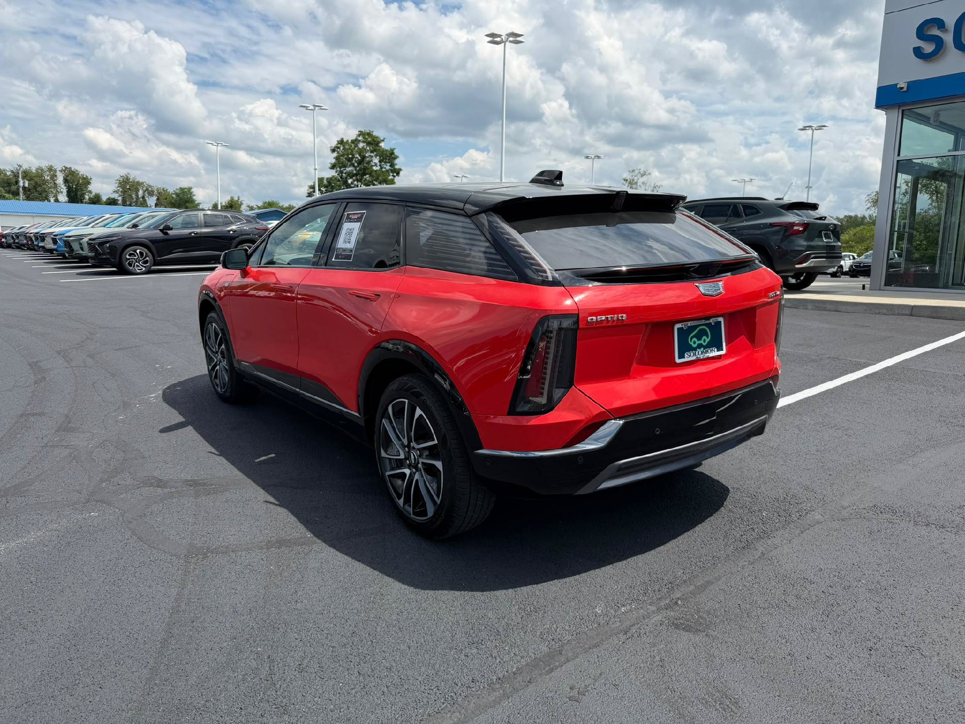 Certified 2025 Cadillac Optiq Sport 1 AWD/4WD image 4