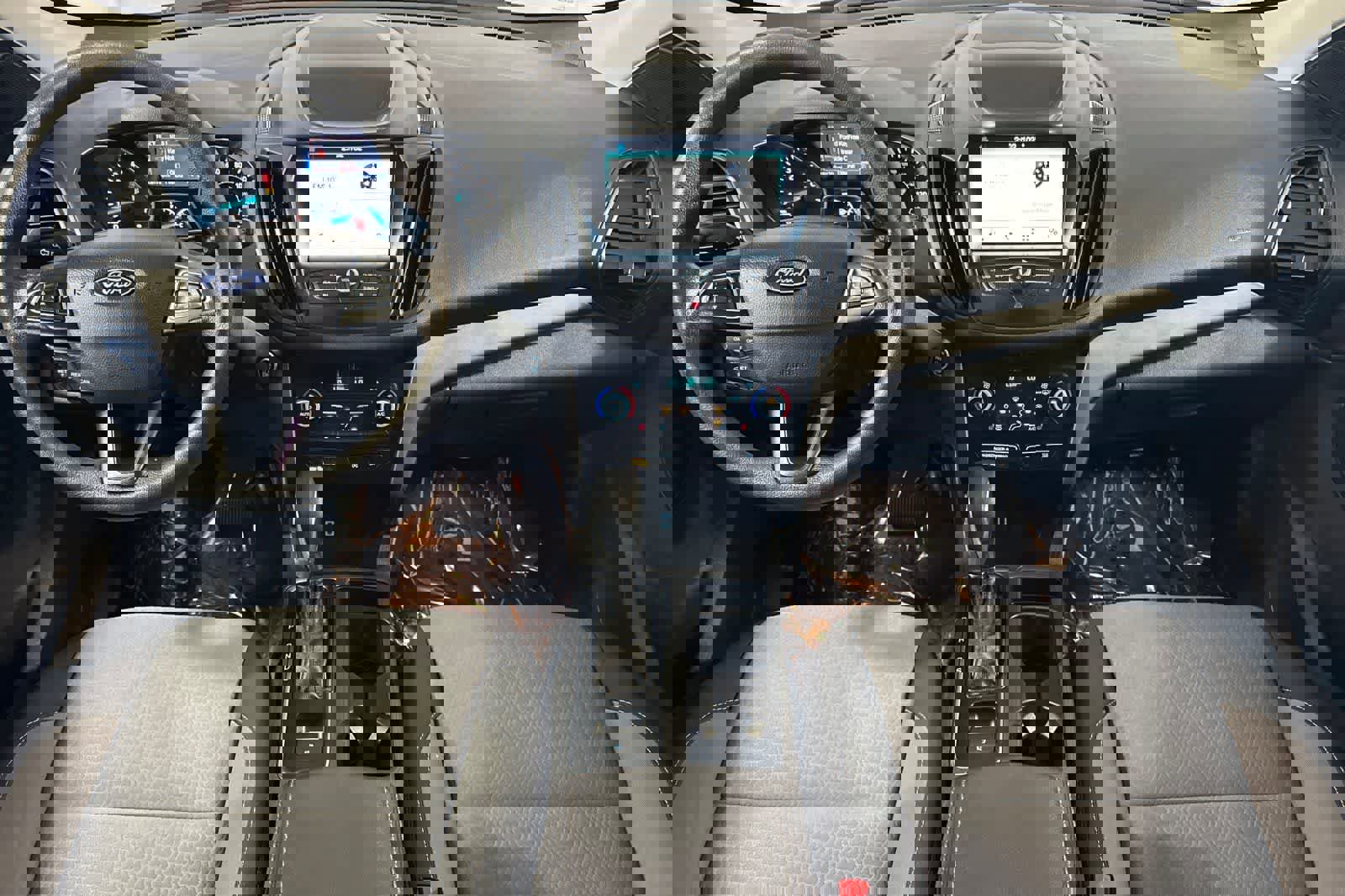 Used 2019 Ford Escape SE image 4