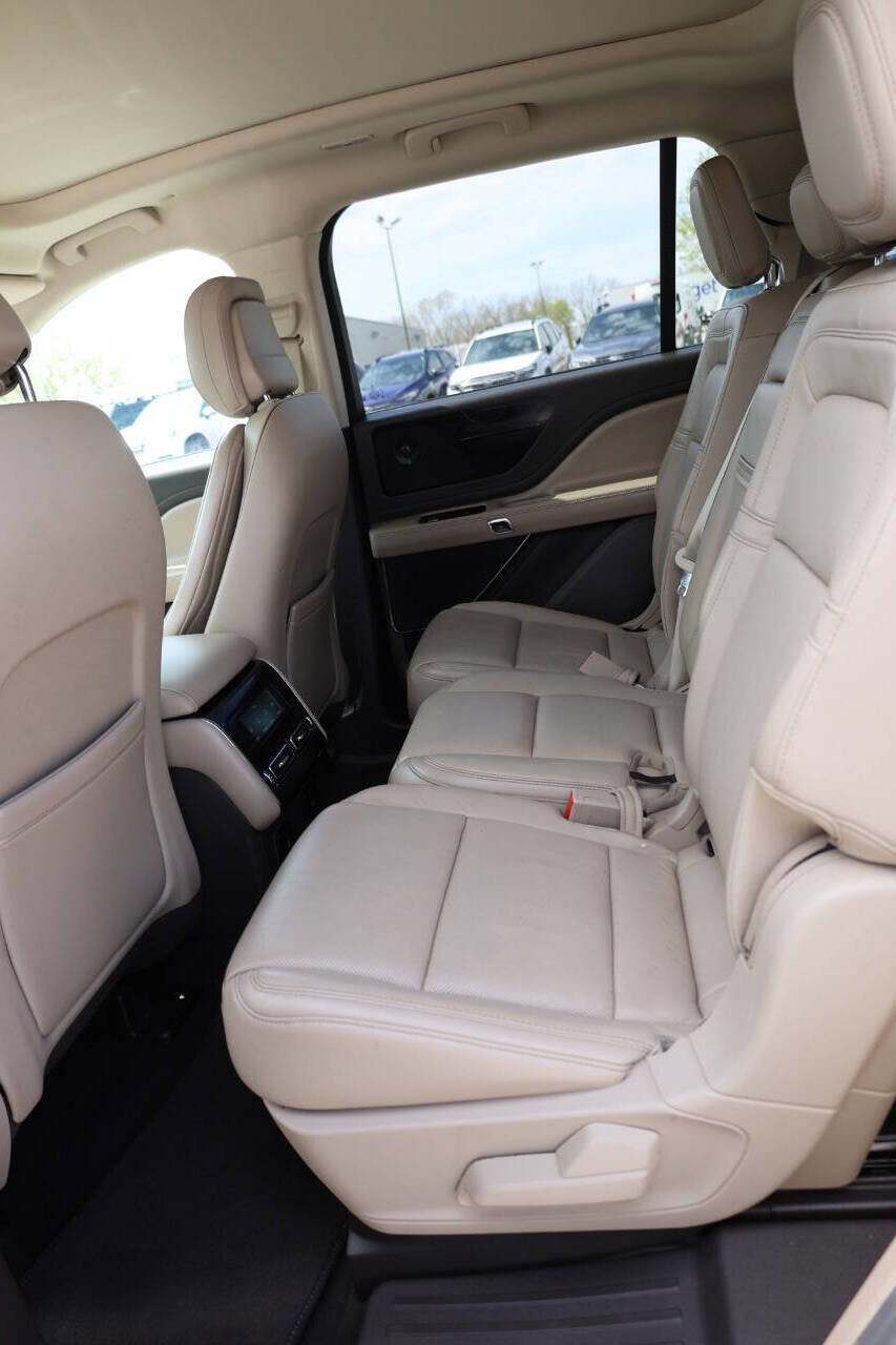 Used 2020 Lincoln Aviator Reserve w/ Equipment Group 201A AWD/4WD image 18