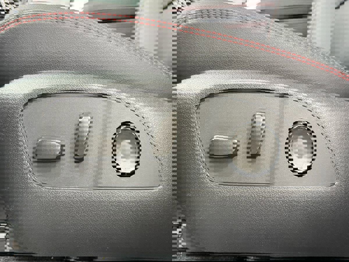 Used 2024 Chevrolet Traverse RS w/ LPO, Floor Liner Package image 40